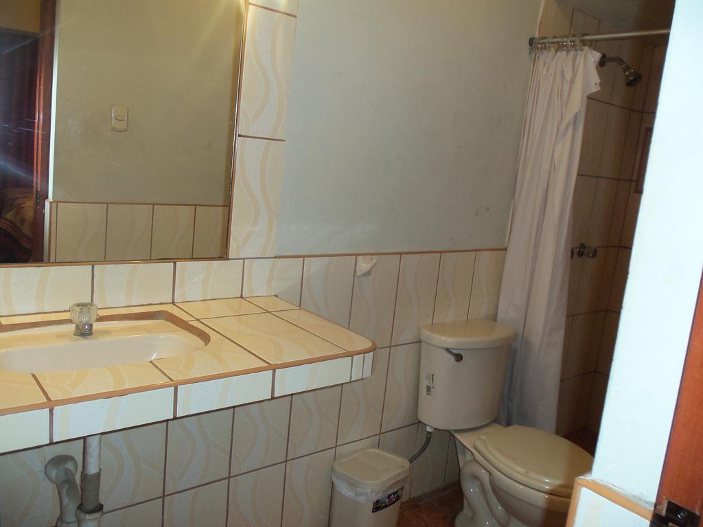 נאסקה Hostal Boulevard מראה חיצוני תמונה